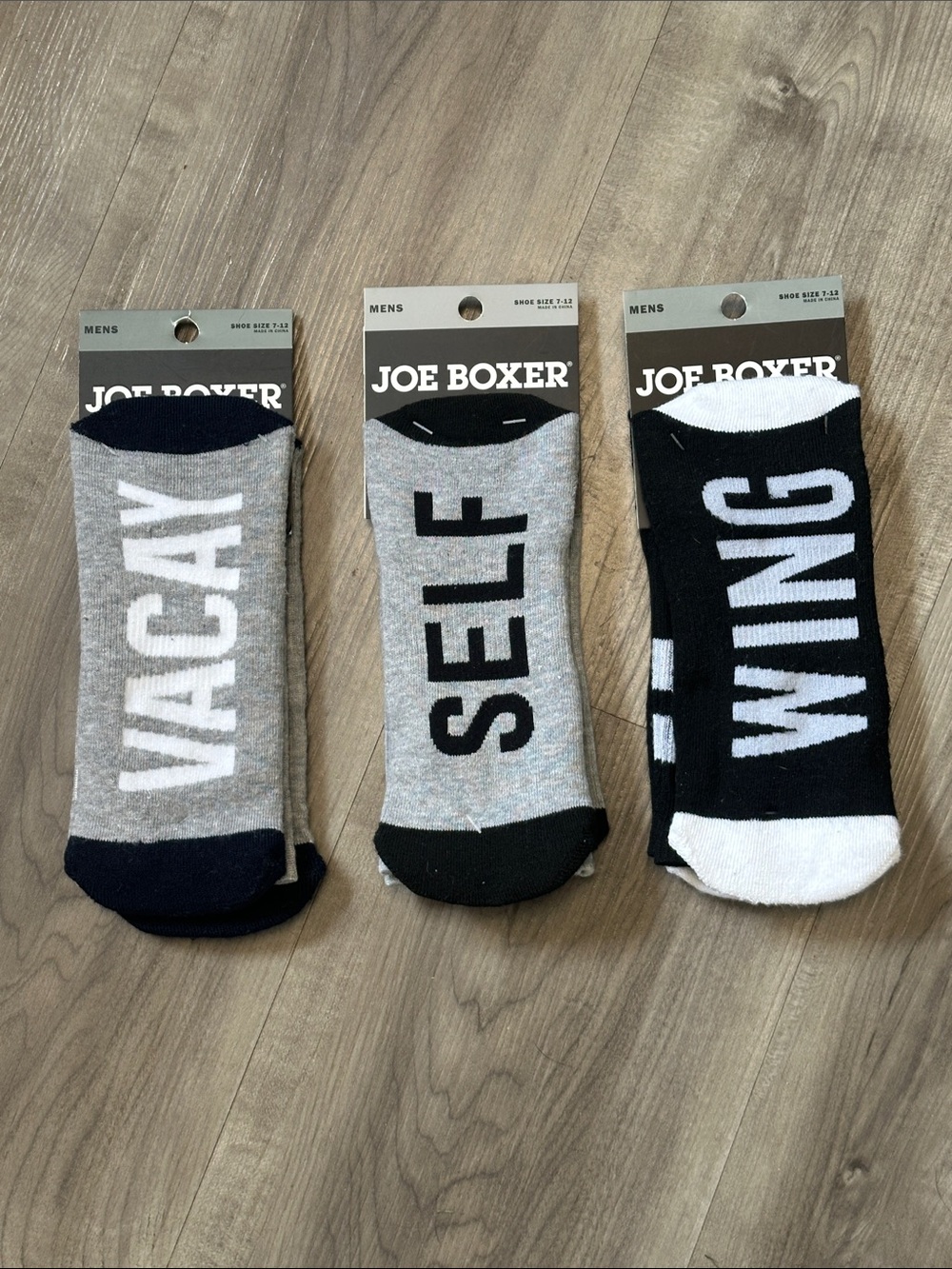 Joe Boxer Men’s Crew Graphic Socks – NWT